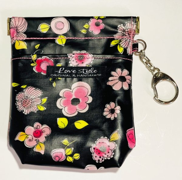 画像1: 消臭マナーポーチ(flowered)Loralie Designs防水加工 (1)