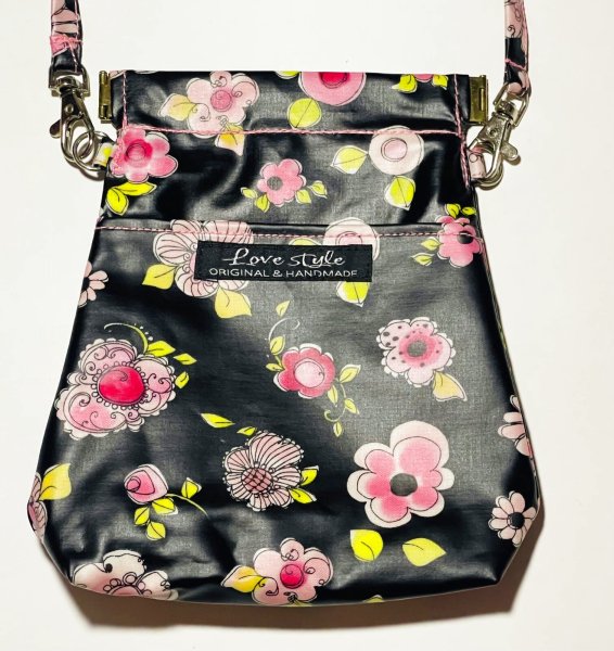 画像1: 消臭マナーポーチ(flowered)LoralieDesigns防水加工 (1)